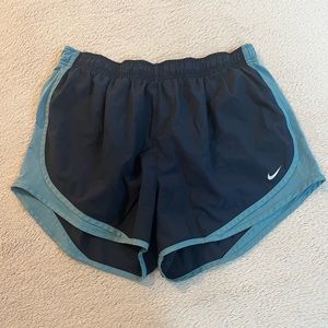 Nike women’s tempo running shorts